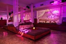 bed mic Restaurante ciudate: mâncare pe vulcan, ospătari pitici sau fast food cu mitraliere