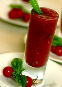 tomato juice 217x300 Beneficiile sănătoase ale sucului de roşii